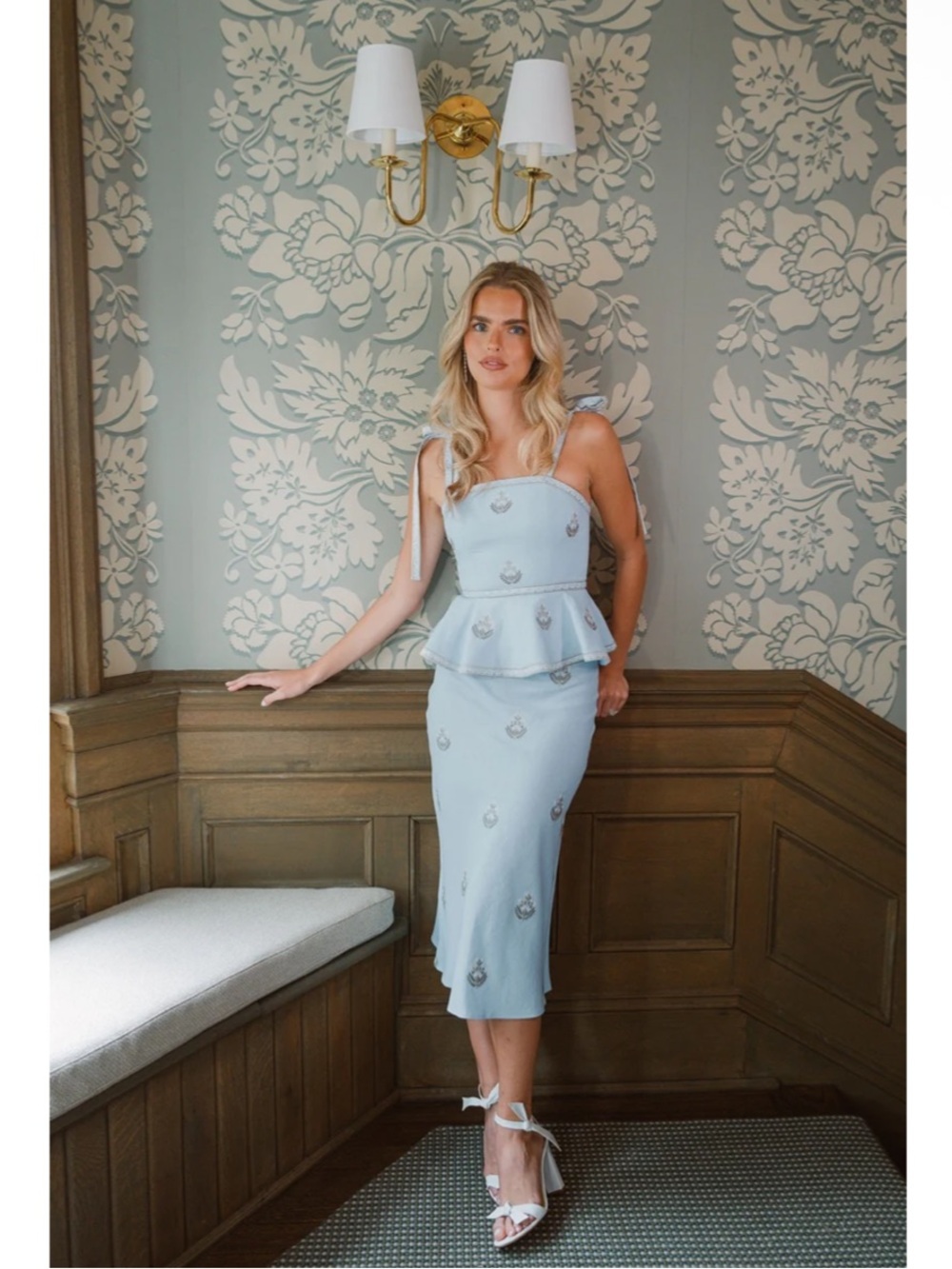 Rosewaterhouse Mina Linen Embroidered Peplum Floral Top in Pastel Blue/Ivory NEW - Picture 3 of 14